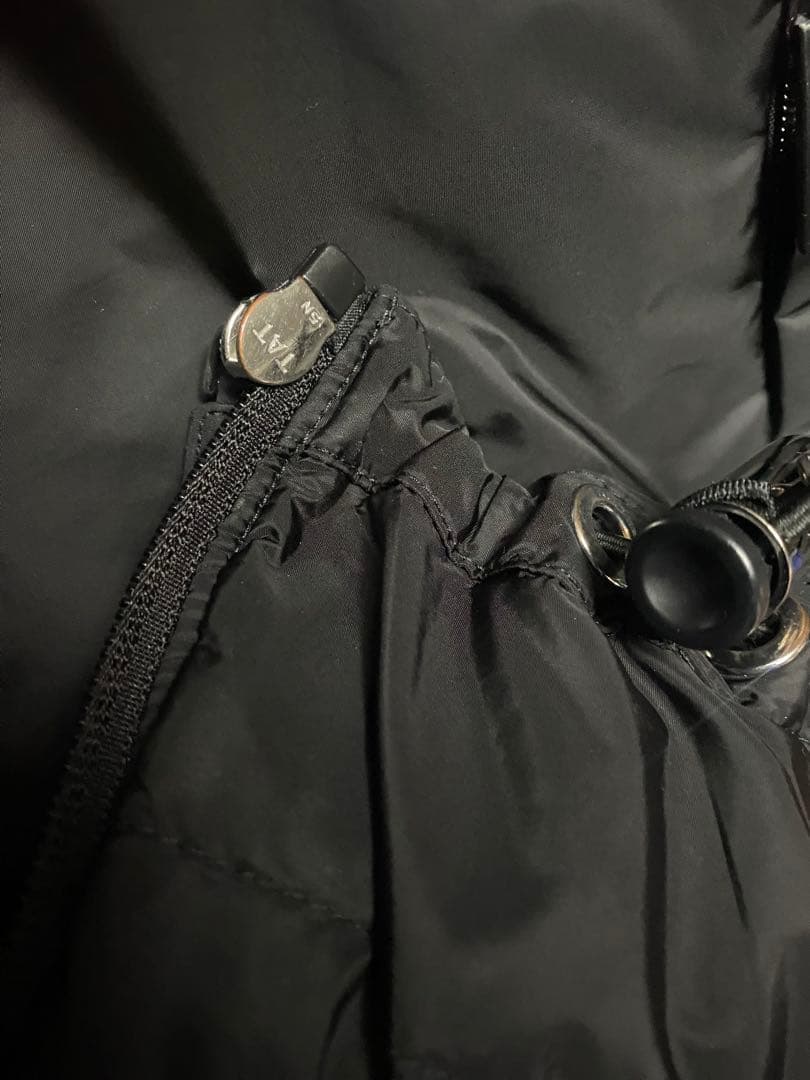 専用 PRADA 20aw RE-NYLON ダウンジャケット フード