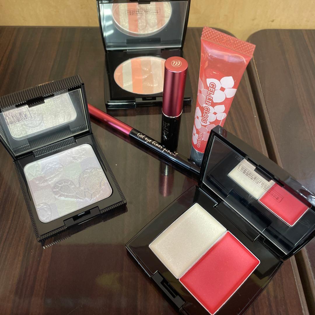 メナード　シャイニングコフレセット