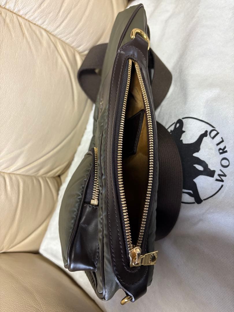 ハンティングワールド ボディバッグ バチューレザー モスグリーン 美品