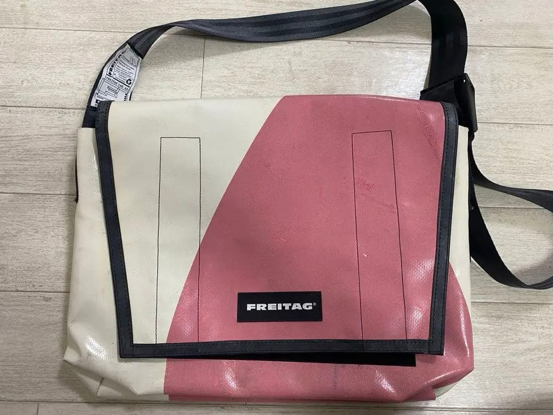 FREITAG dragnet メッセンジャーバッグ ピンク