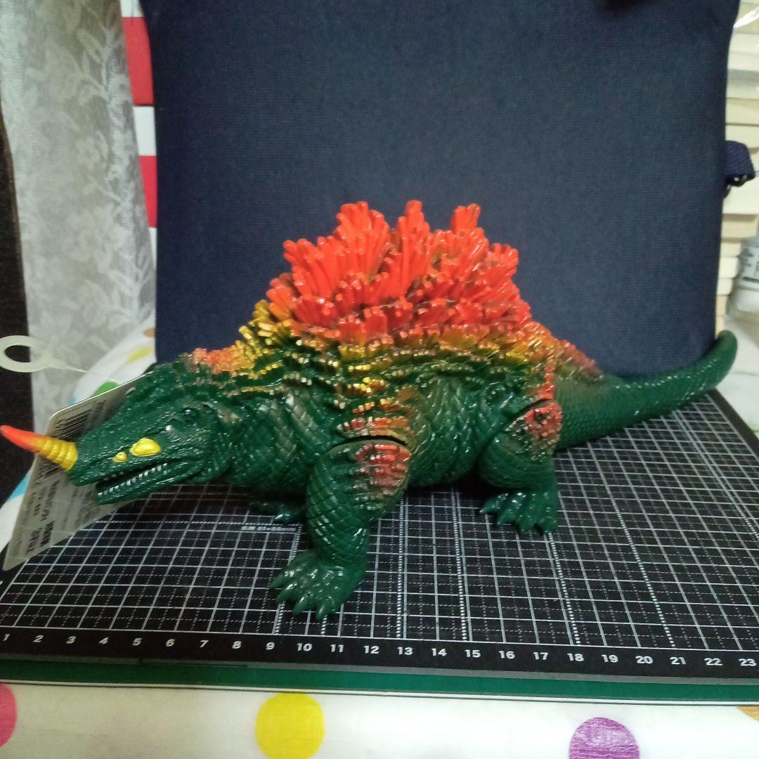 ウルトラマンパワード「パワードザンボラー」ソフビフィギュア - メルカリ