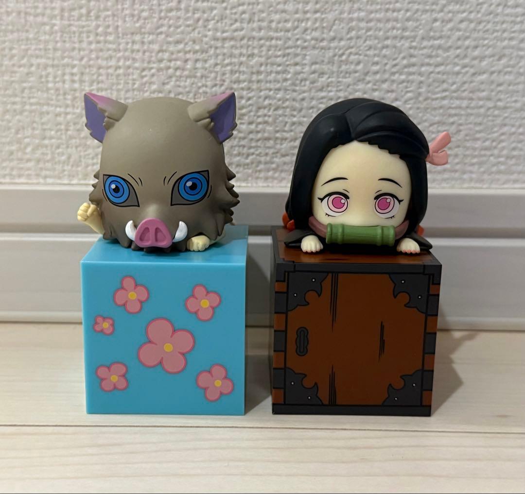 鬼滅の刃 竈門禰豆子 嘴平伊之助 ひっかけフィギュア 2体セット - メルカリ