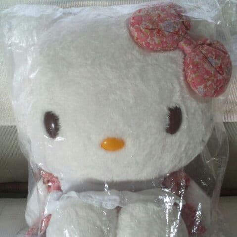 税込10,584円 新品 ハローキティ ぬいぐるみ LL