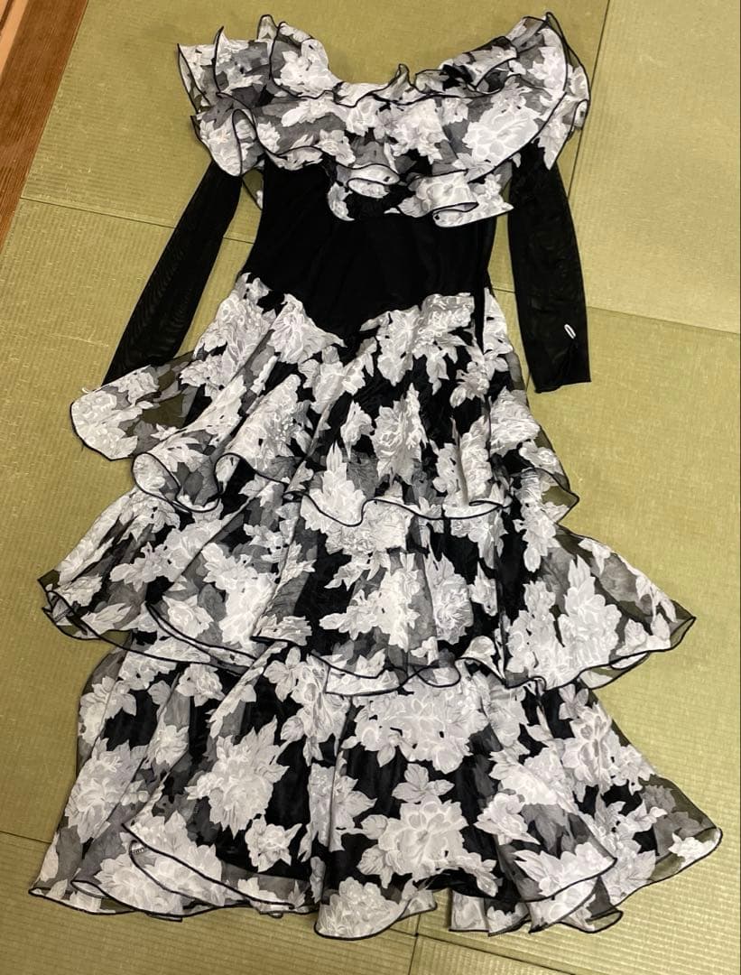 社交ダンス用黒白花柄ドレス