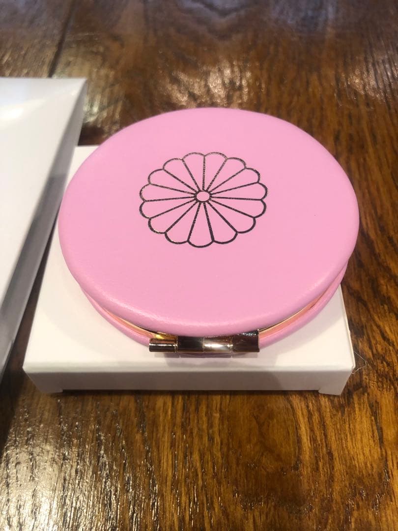 皇居限定ハローキティ キティちゃん タオルハンカチ＆皇居ミラーセット