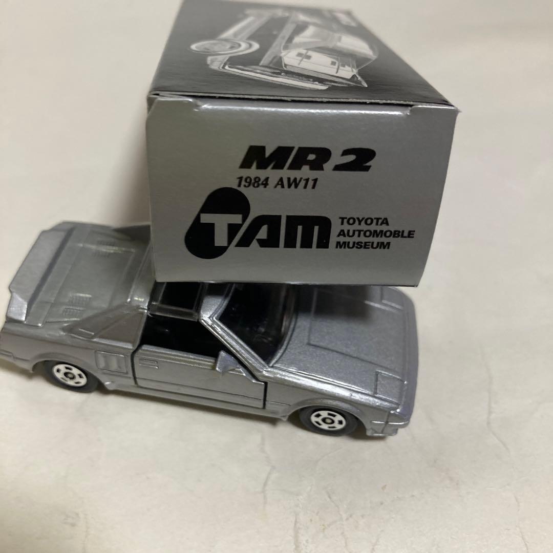 トミカトヨタMR2です。1984日本製 車体シルバー黒シート仕様TAM特注