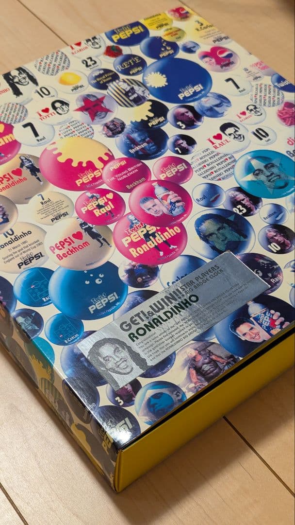 非売品】ペプシ缶バッチ壁掛時計【ロナウジーニョ】 - メルカリ