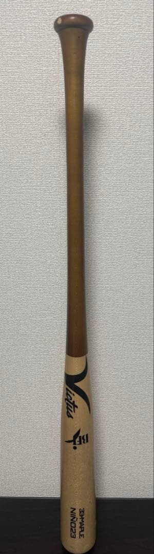 ビクタス　硬式木製バット　84cm タティス