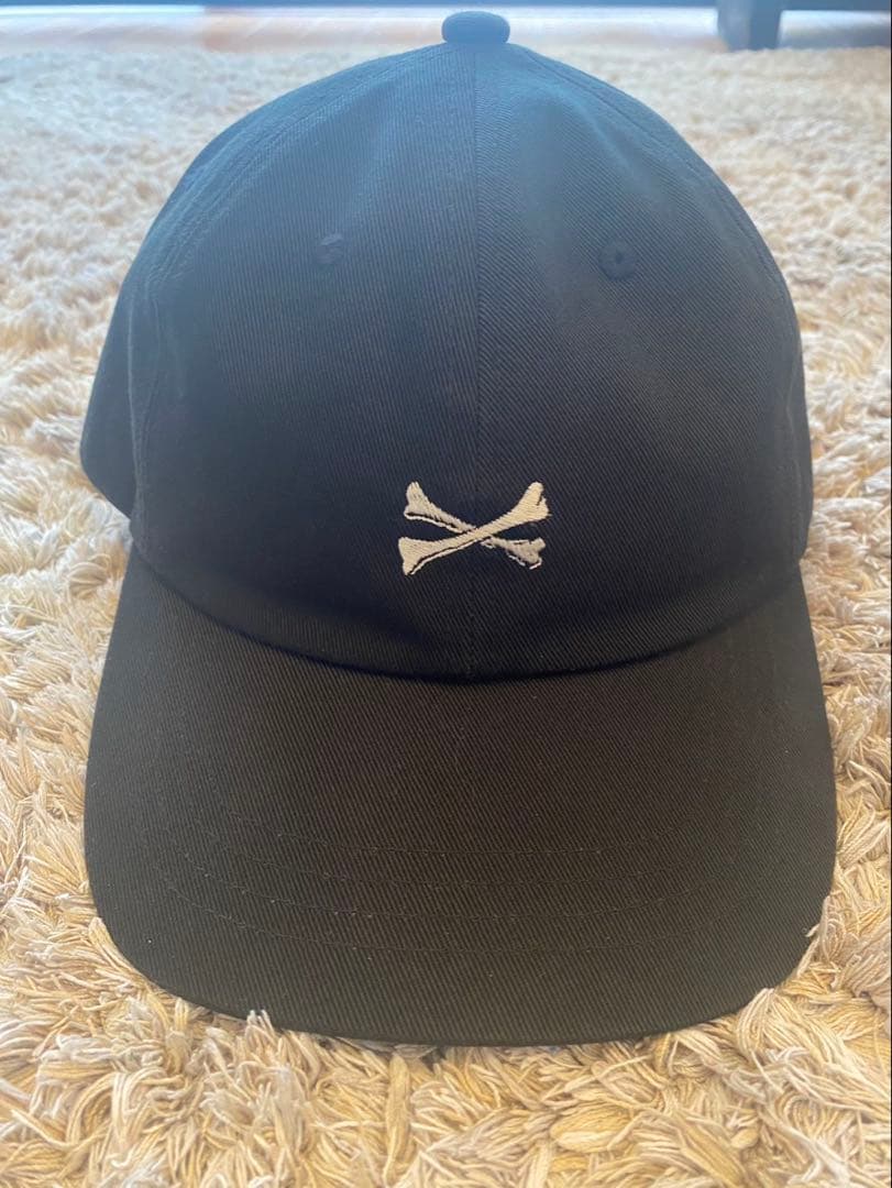 WTAPS クロスボーン ブラック キャップ WTAPS Men's 02 Embroidered Logo 6 Panel Cap in Black WTAPS