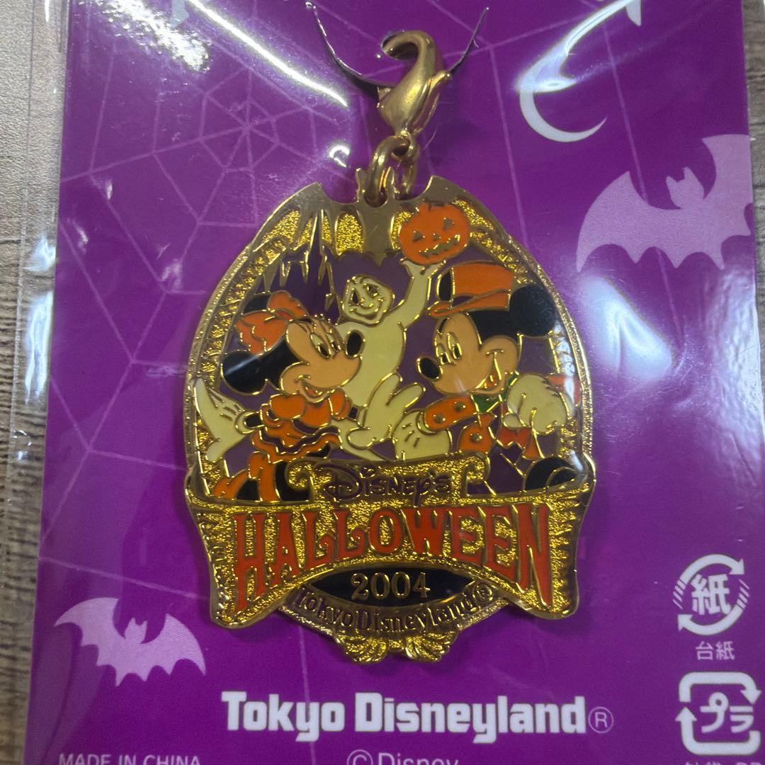 ディズニー ハロウィン 入場記念キーチャーム 2004 - メルカリ