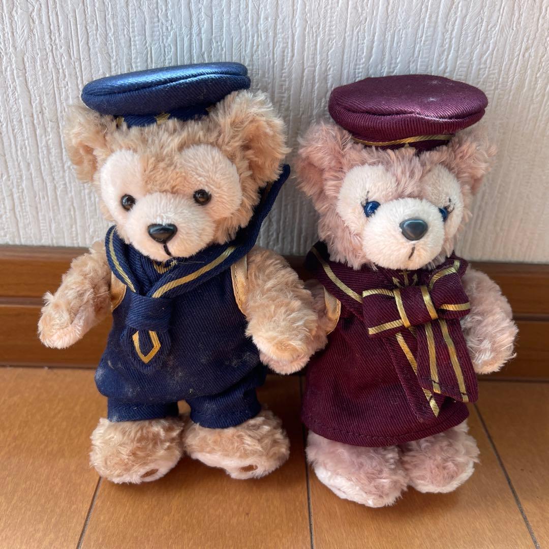 ①レア♡ダッフィー シェリーメイ ぬいぐるみバッジ - メルカリ