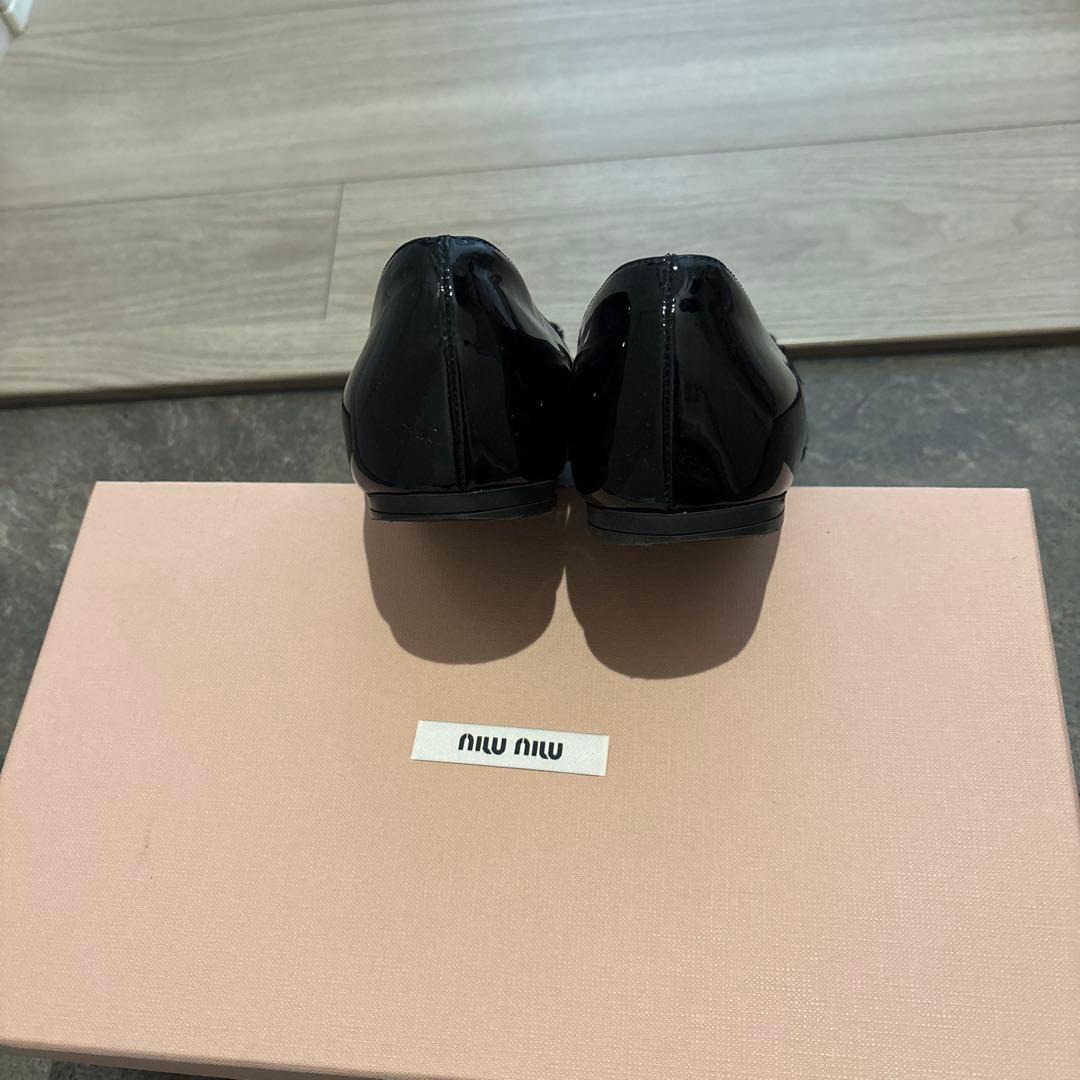 Miu Miu 黒 フラットシューズ クリスタル装 hanachaman Miu Miu レザー フラットシューズ | ブラック | FARFETCH JP