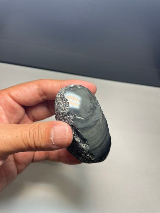 研磨品 十勝石玲瓏 メタリックブルー系レインボーオブシディアン