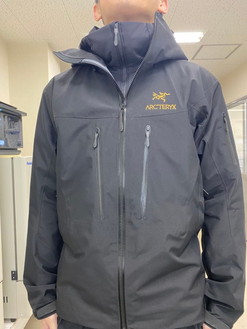 ARC'TERYX ALPHA SV ブラック マウンテンパーカー