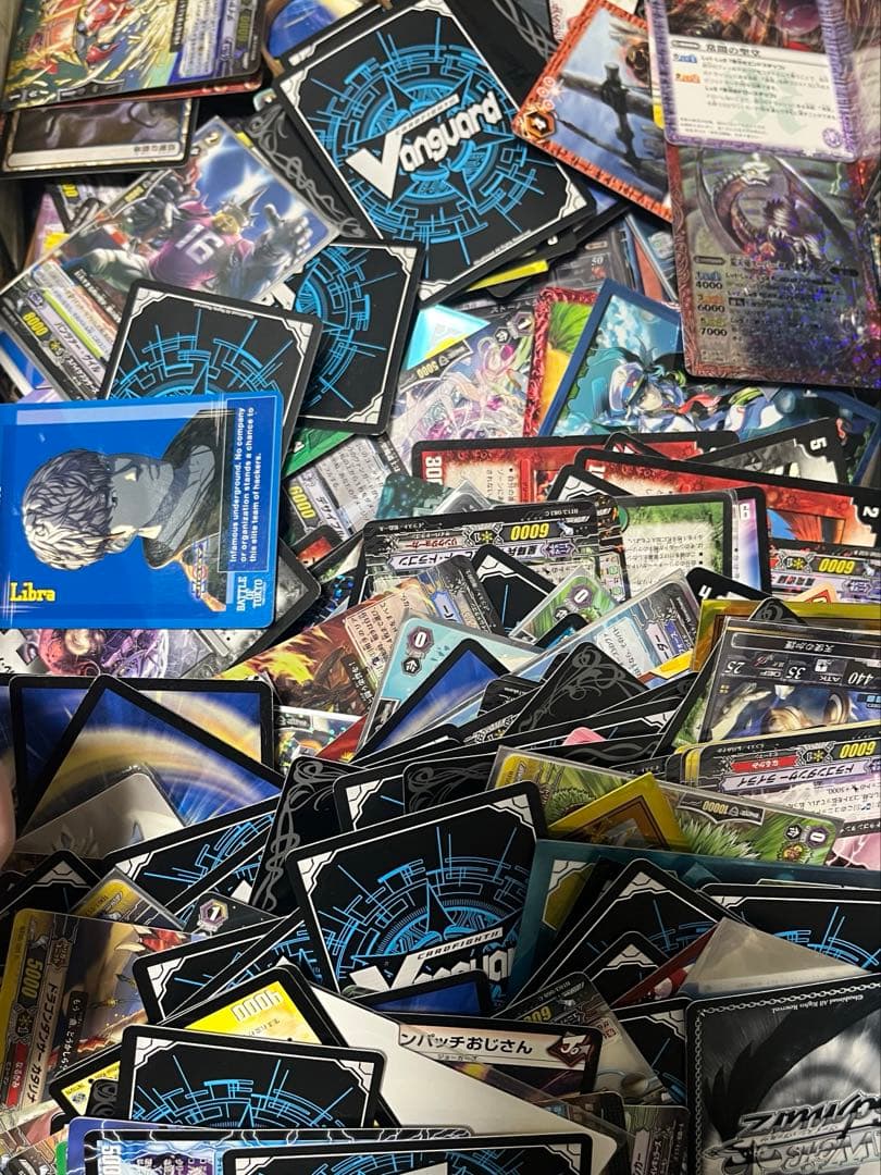 トレカ　カード　500枚以上　まとめ売り　男性向け　ヴァンガード　遊戯王　など