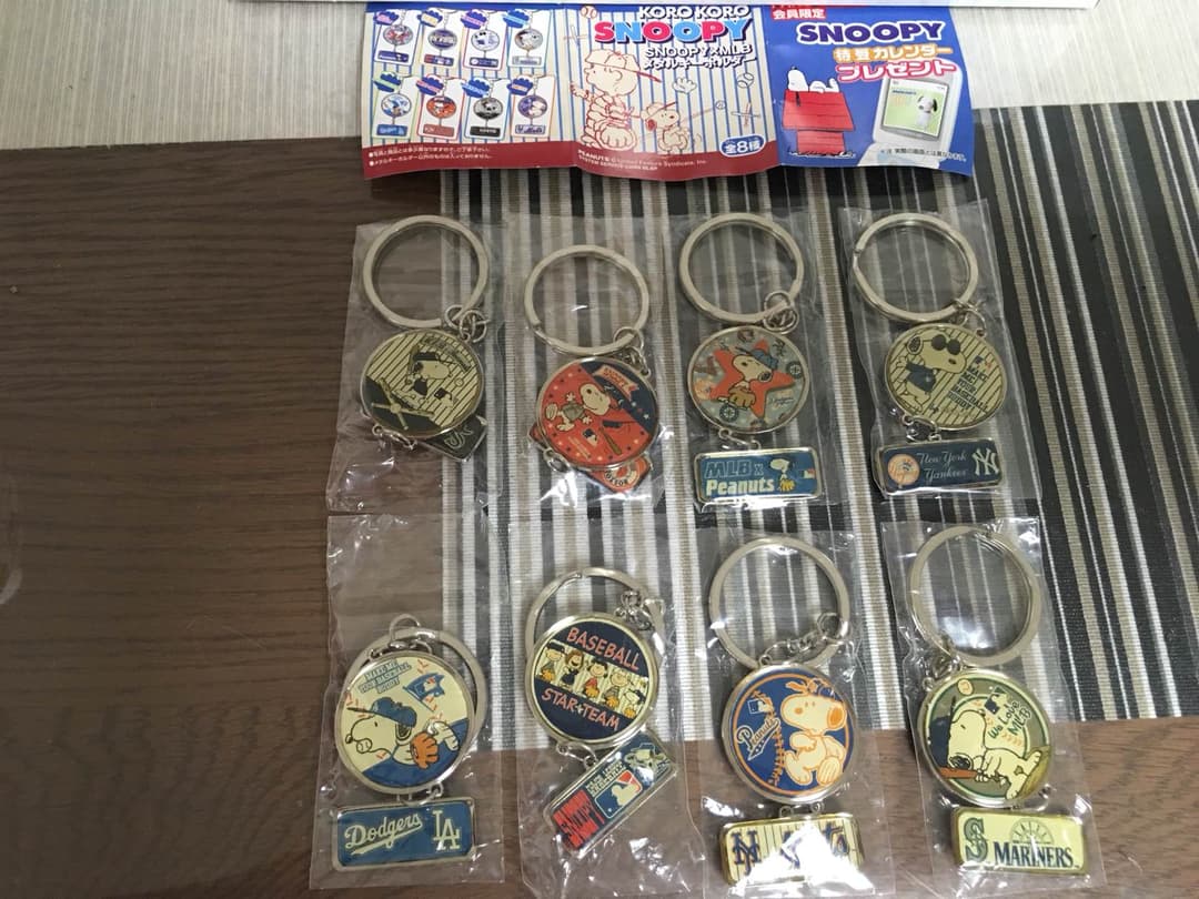 スヌーピー✖️MLBコラボ メタルキーホルダー 全8種   セット 新作登場！ スヌーピー メタルクリップセット☆ 価格 1,900円 . 最新