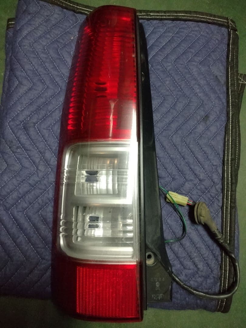 スズキワゴンR左側テールレンズ スズキワゴンR左テールレンズ 2025年