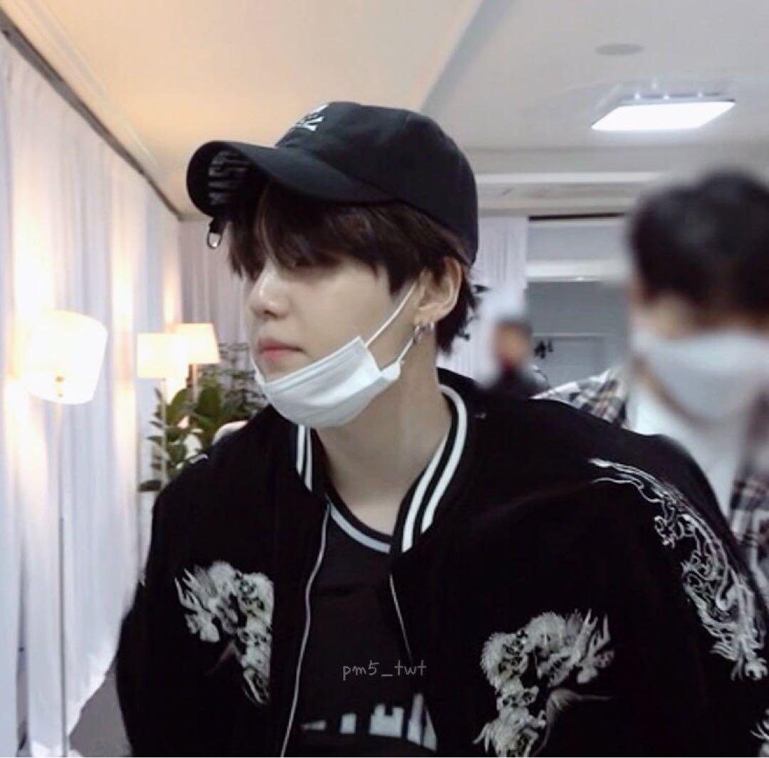 BTS SUGA ユンギ 着用 ベロア スカジャン 新品タグ付き Free - メルカリ