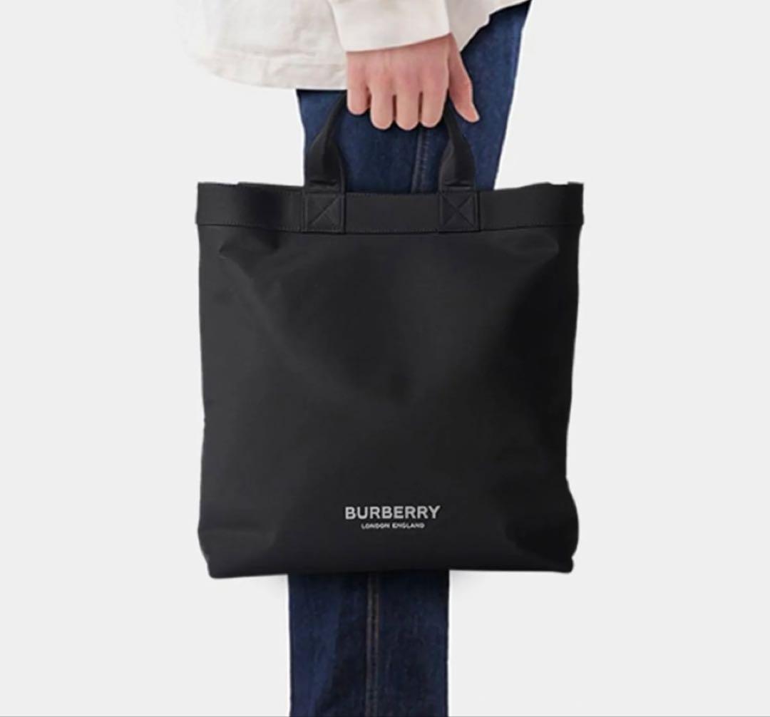 BURBERRY アーティトートバッグ　ブラック