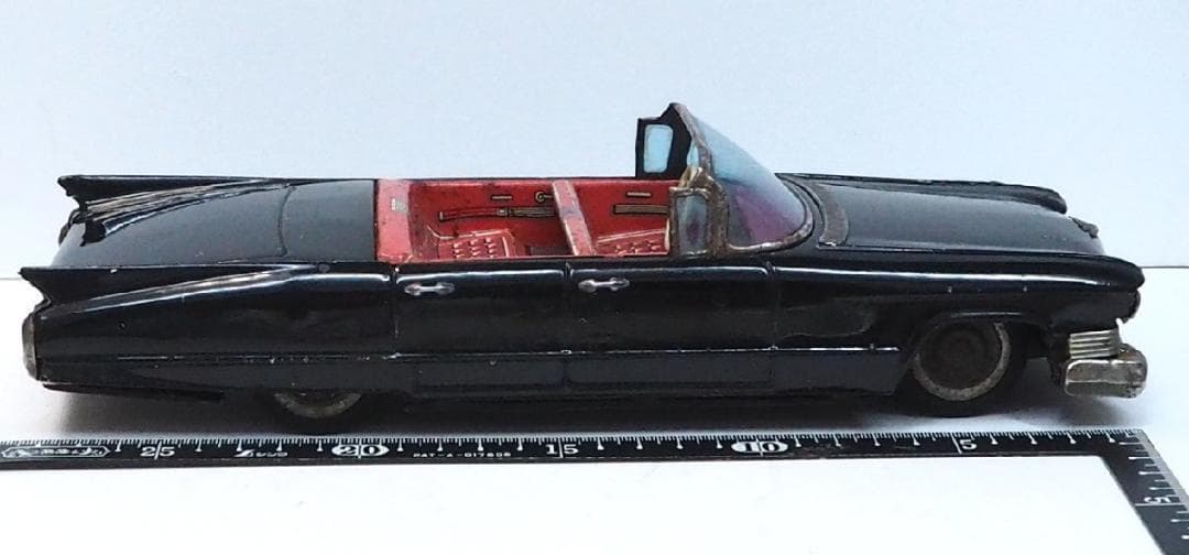 萬代屋 60sキャデラック コンバーチブル大 黒リペイントtinブリキcar箱