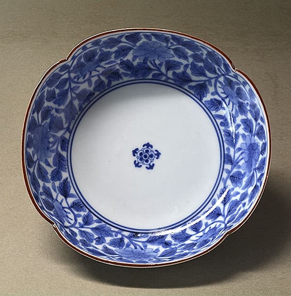 藍柿 牡丹葉唐草文 輪花深皿