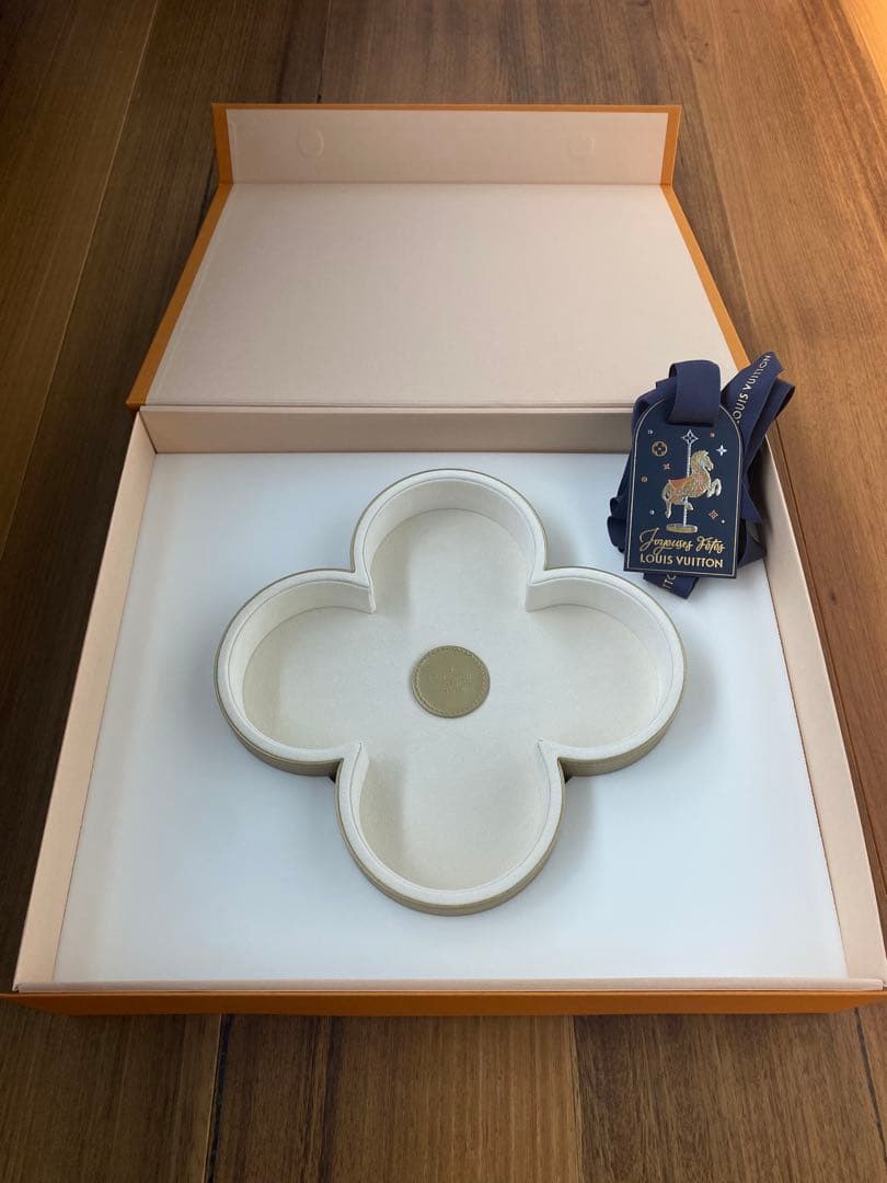 値下げ VUITTON ヴィード ポッシュ フラワー モノグラム 小物