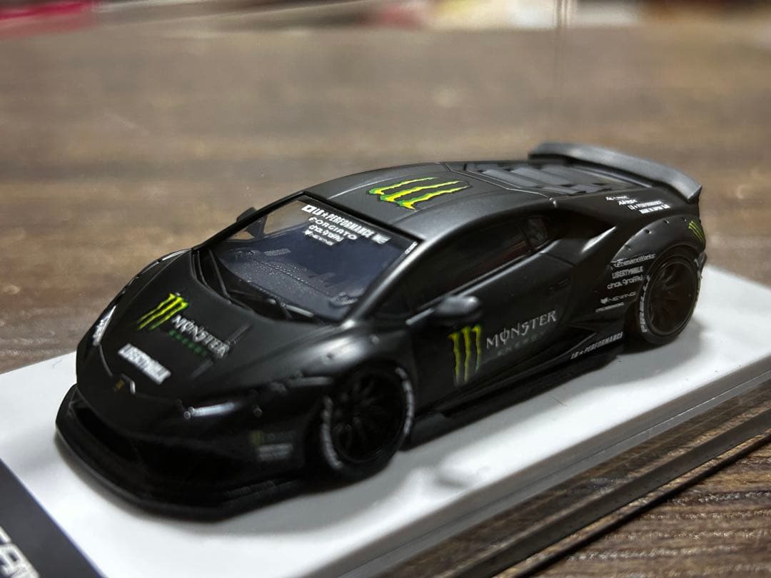 Lamborghini Huracan Monster Energy 1/64