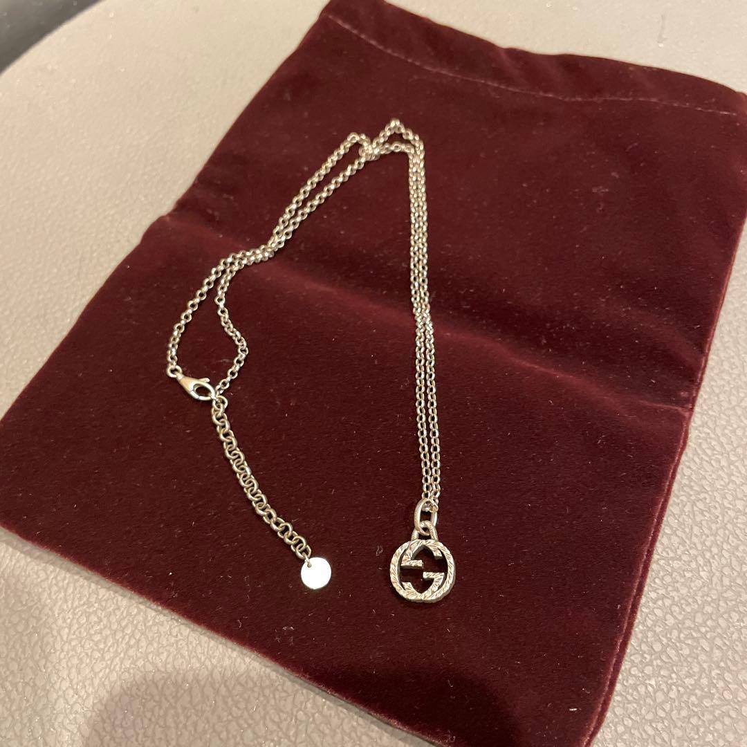 F*e様 GUCCI シルバー ロゴペンダント ネックレス