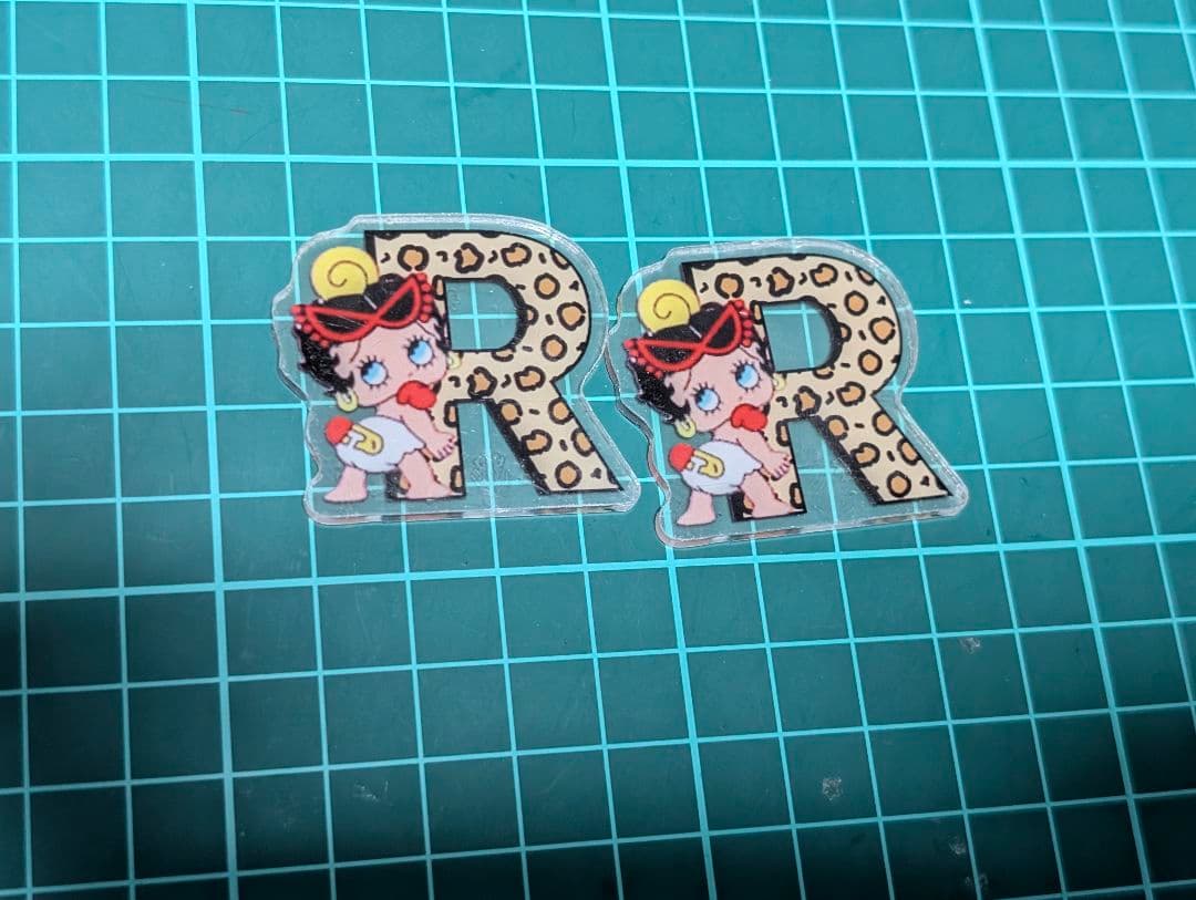 アクリル4センチ