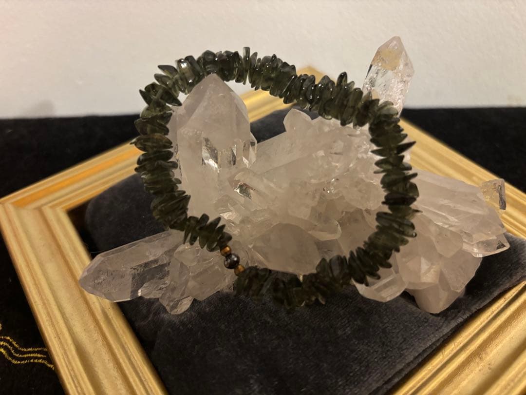 八岐蛇　モルダバイト　細石　ブレスレット 約8〜10mm ブレスレット モルダバイト 8mm 22玉 No.18 《鑑別書付》