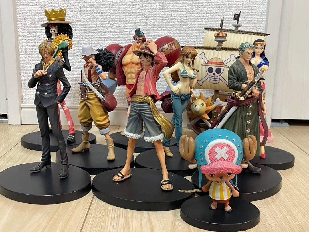 【訳あり】麦わらの一味フィギュア9体＋サニー号セット