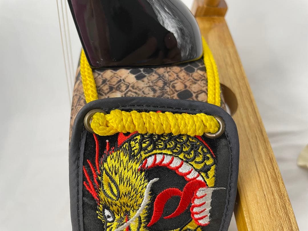 沖縄三線 南洋白木 棹 人工蛇皮 - メルカリ