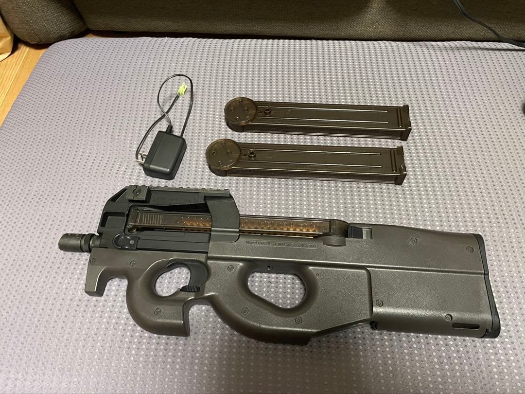 P90 東京マルイ　マガジン2個付き