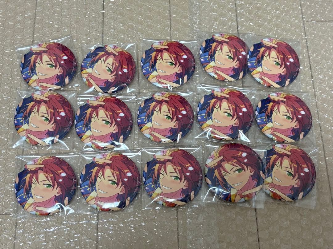 衣更真緒 缶バッジ イベコレ - メルカリ