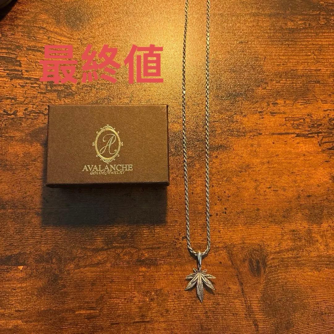 AVALANCHE マリファナリーフ ネックレス