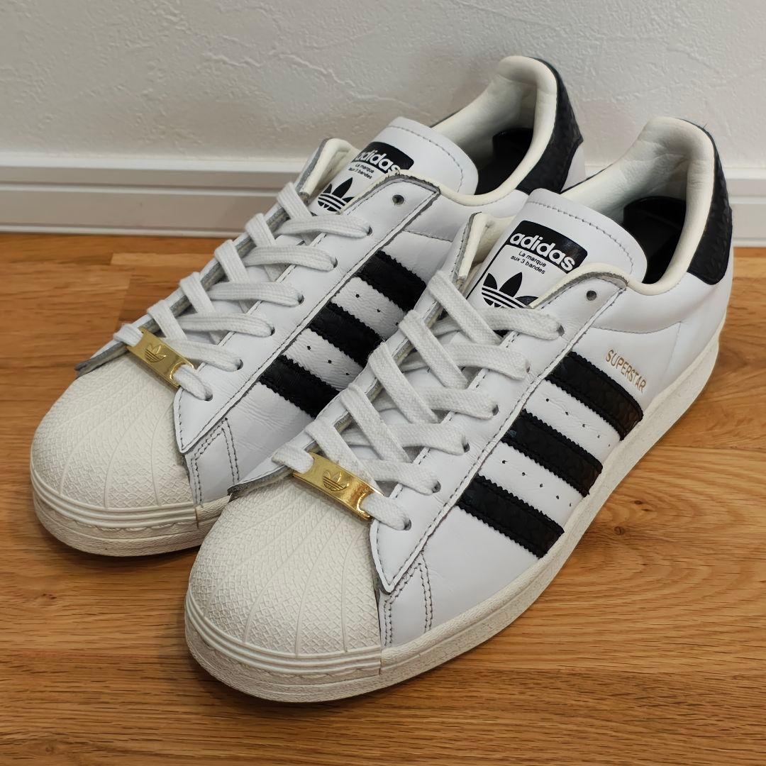 靴 adidas super star