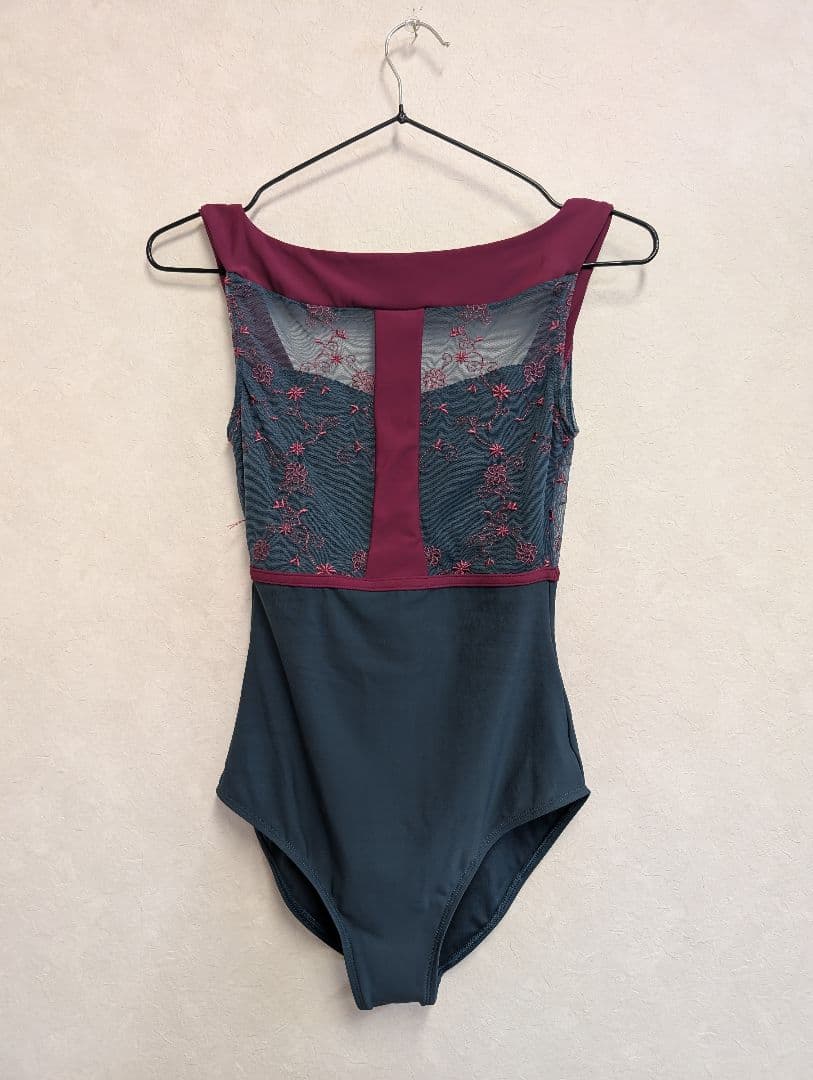 刺繍入りレオタード ダークグリーン×ワインレッド デラロミラノ