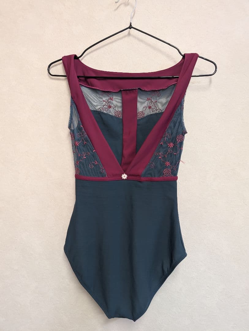 刺繍入りレオタード ダークグリーン×ワインレッド デラロミラノ
