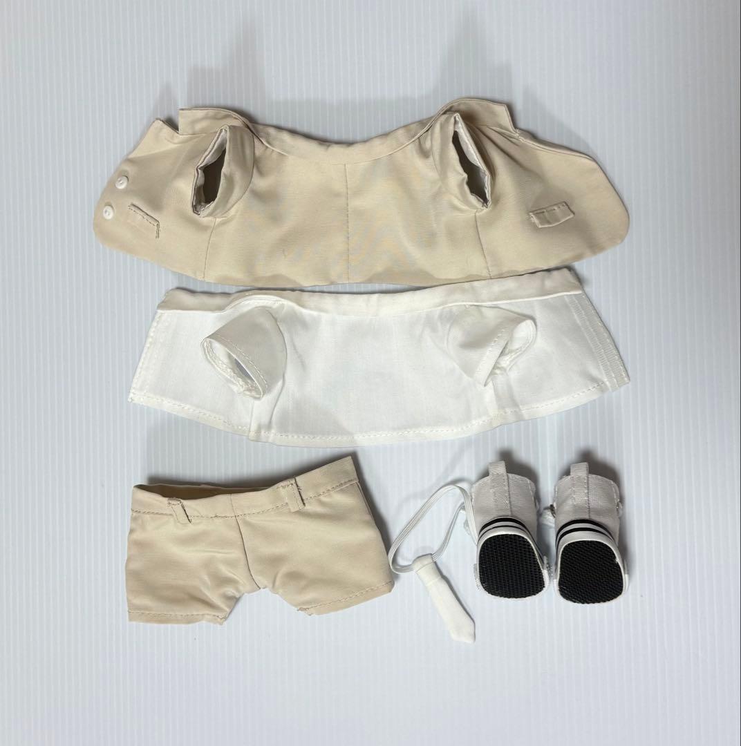 チャウヌぬいぐるみ 20cm ベージュスーツ付き マスター - メルカリ