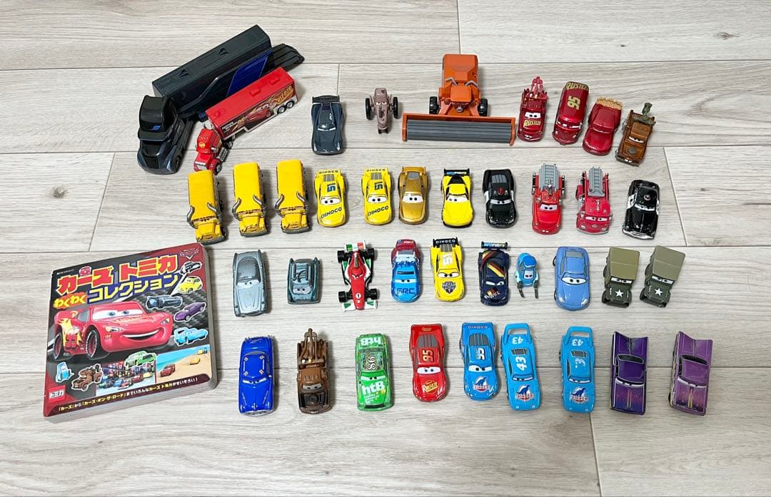 カーズ トミカ 39台＋本セット