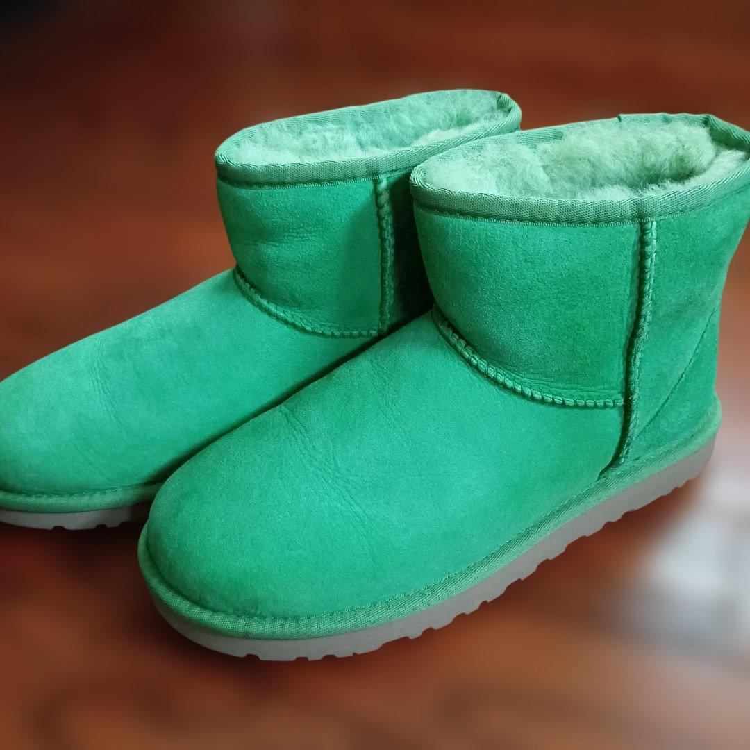 UGG オーストリア　ムートンショートブーツ　(美品)　☆希少カラー☆ クラシックショート ムートンブーツ アグオーストラリア ムートン