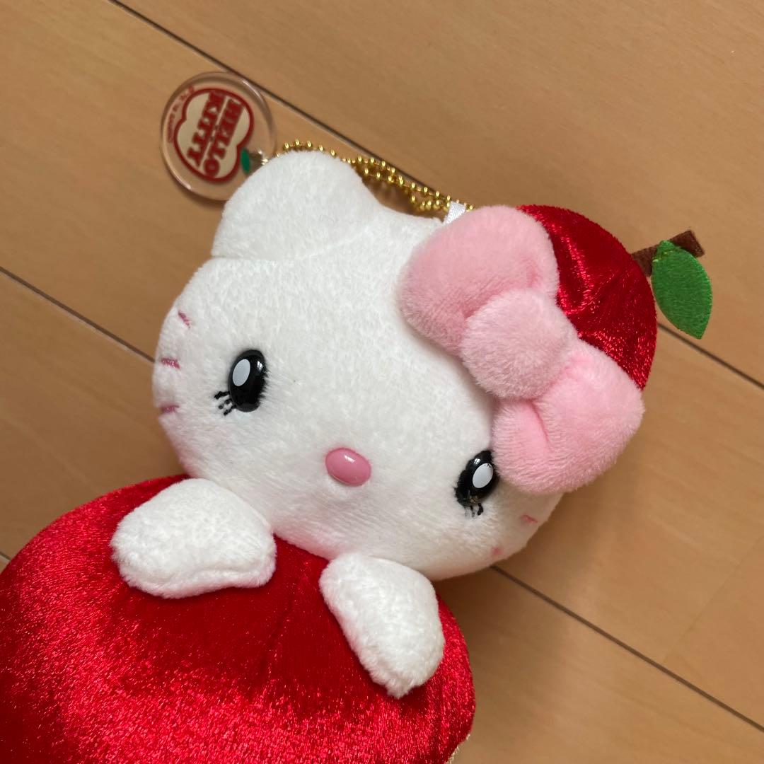 キティ】 終売品 USJ マスコット ぬいぐるみ りんご キーホルダー