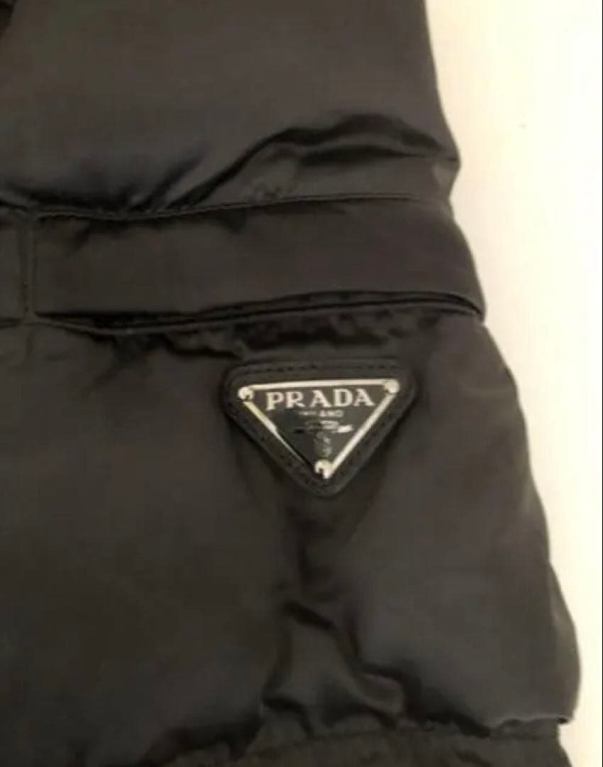 PRADAダーク グレー　ダウンジャケット 38 中古・古着通販】PRADA (プラダ) ダウンジャケット グレー サイズ:M