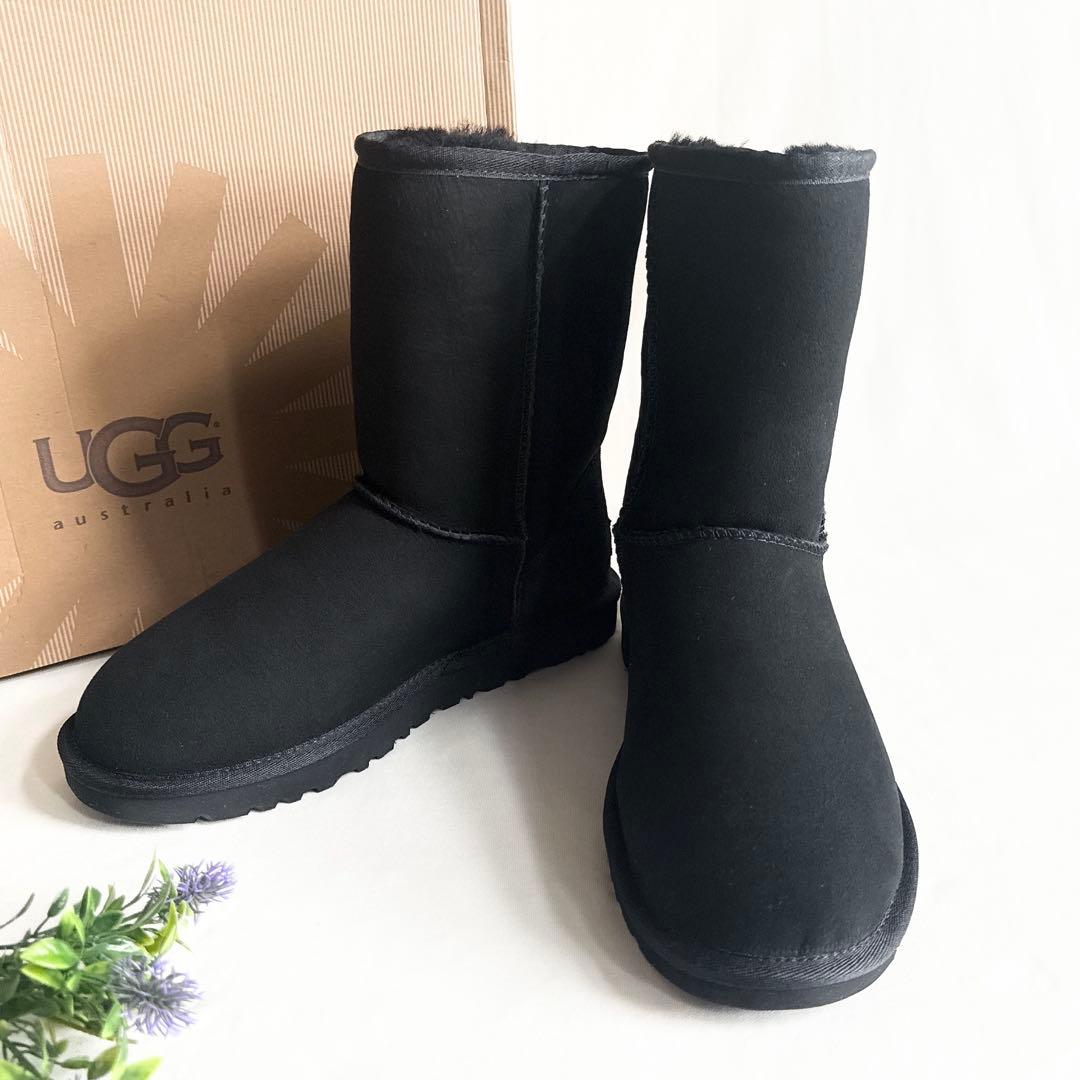 【箱付き未使用品】UGG アグ　クラシックショート　ムートンブーツ　23㎝
