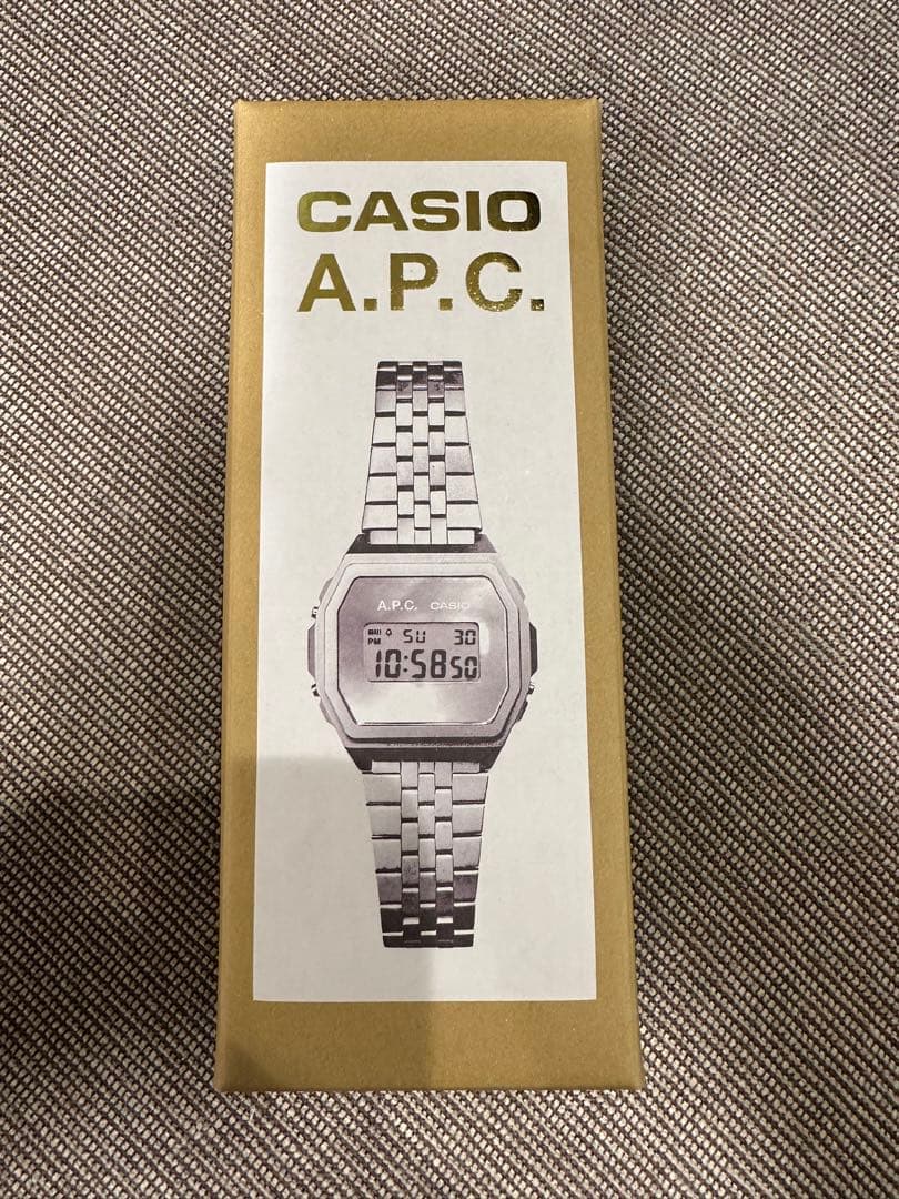 カシオ × A.P.C. デジタル腕時計 A1000ACD-7JR ゴールド - メルカリ