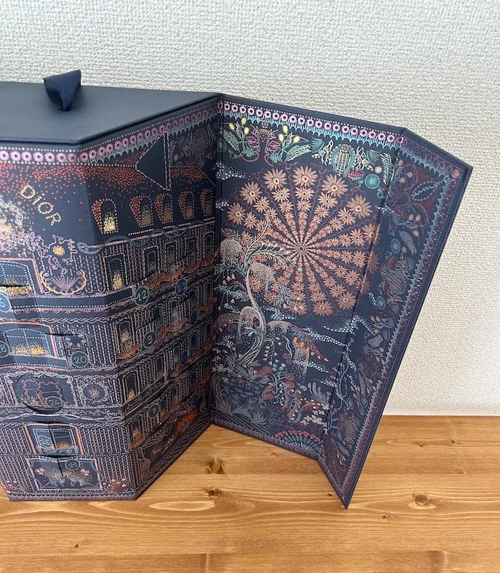 DIOR アドベントカレンダー ノベルティ 非売品 - メルカリ