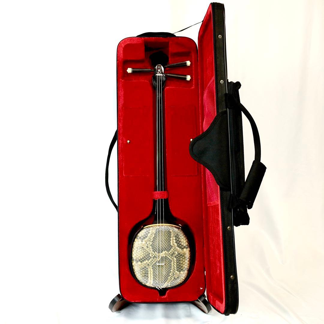 沖縄 真壁型 黒塗り 三線 人口革製 メンテナンスフリー 初心者向けセット品