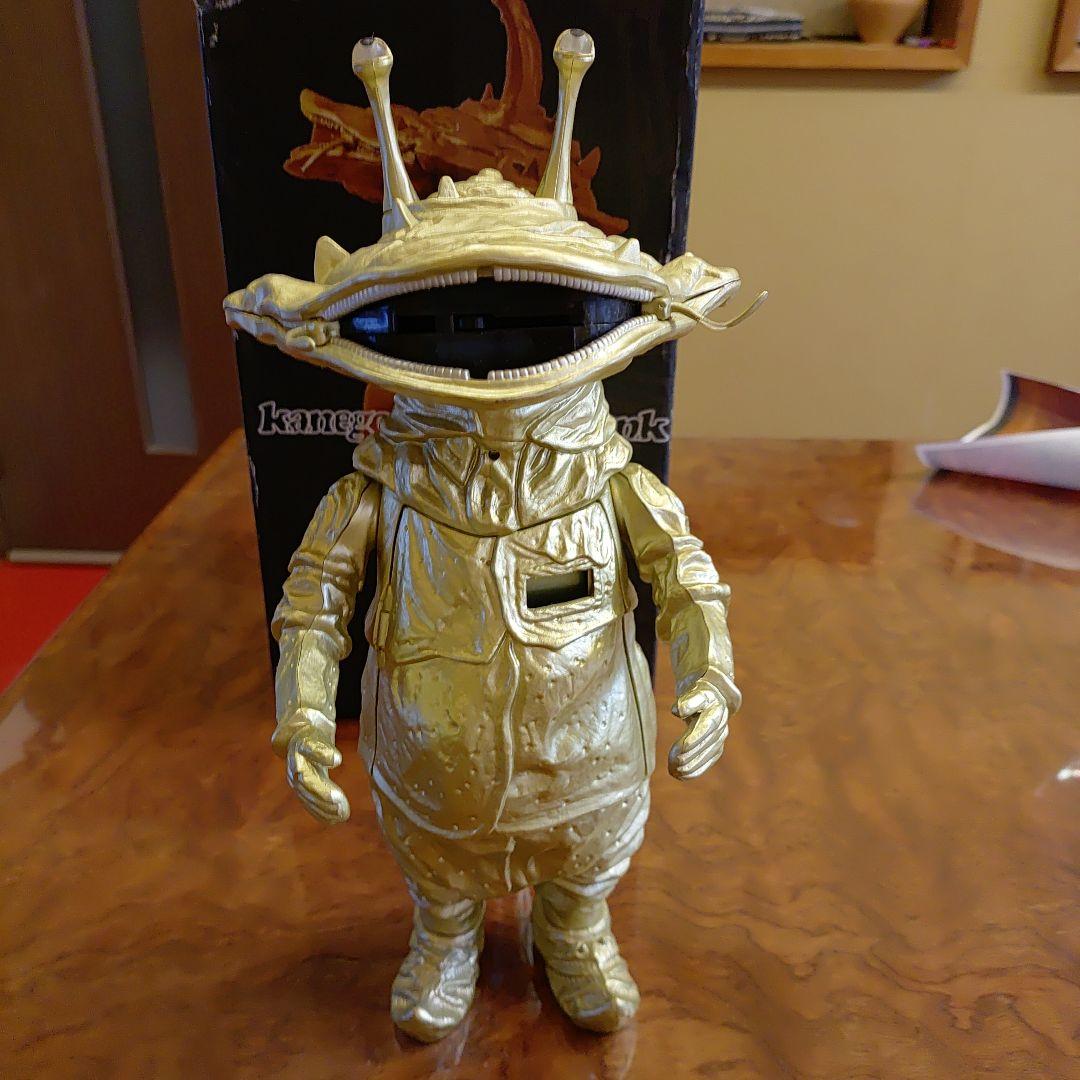 ウルトラマン怪獣フィギュア ゴールド　カネゴン貯金箱　ゴールド