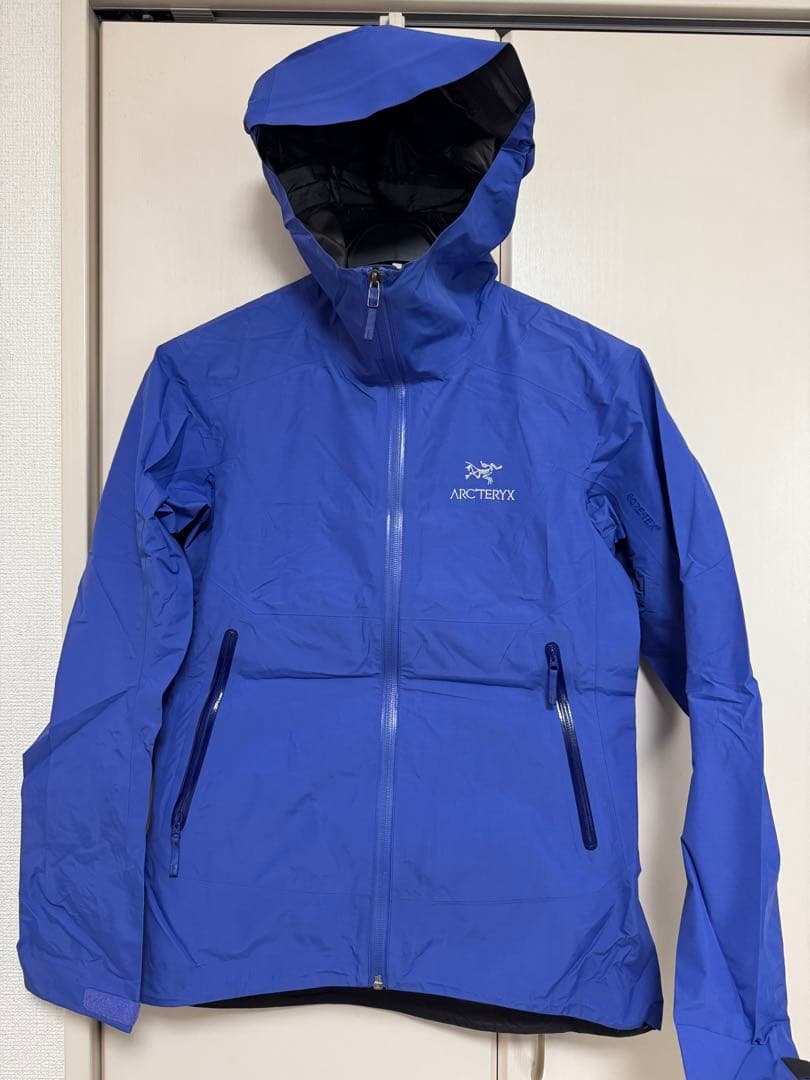 アークテリクス　防水 アークテリクスから“ダウン見え”しない都会派の防水ダウンジャケット