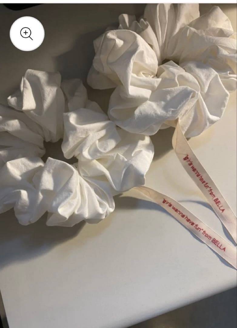 Bella シュシュ　ホワイト　未使用